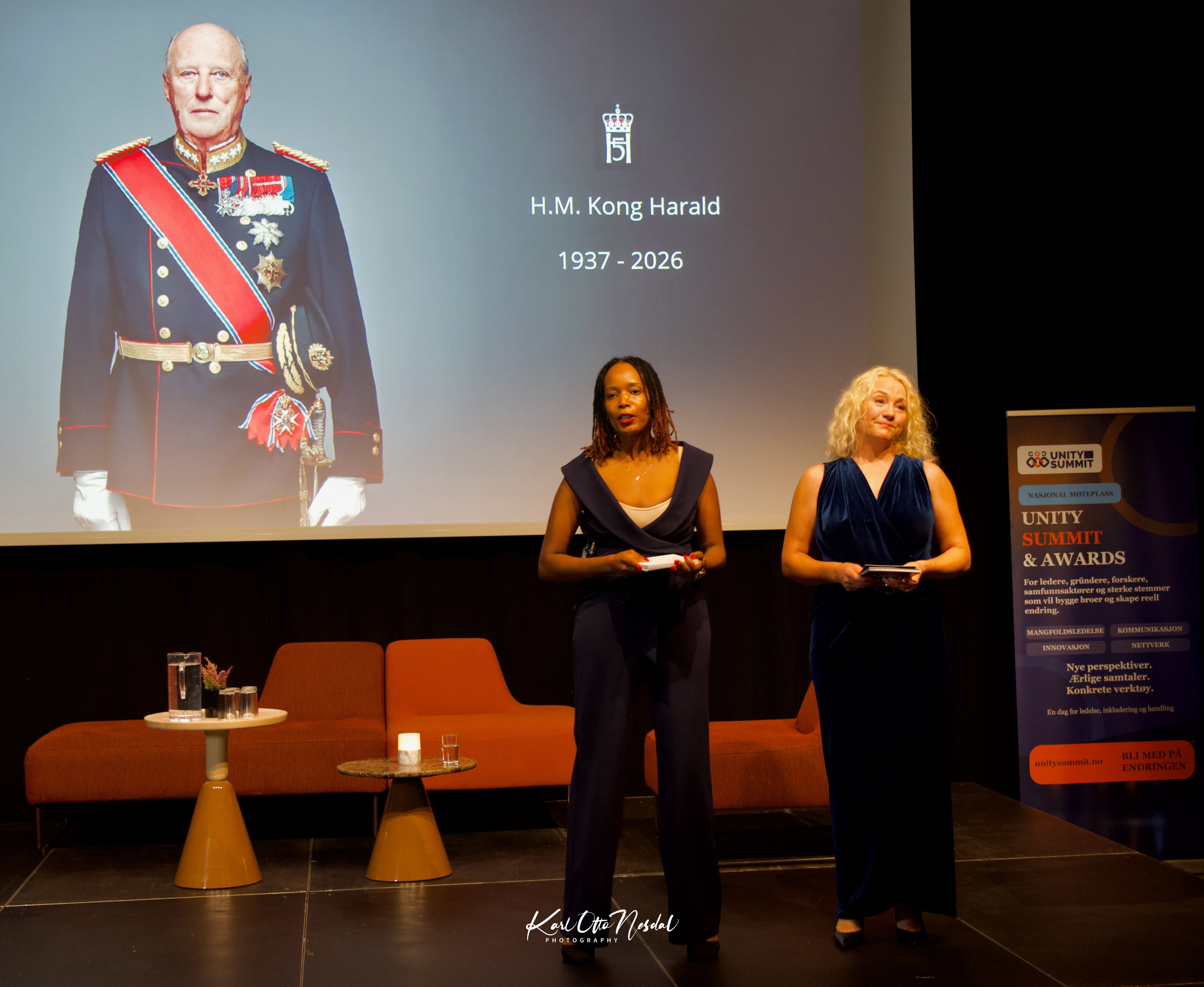 Mennesker i samtale under Unity Summit